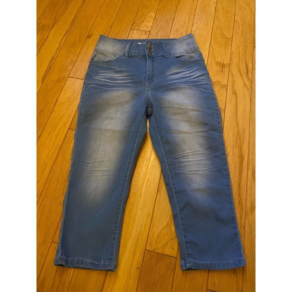 VIP Jeans, women's elastic waist pull on faded wash stretch capri jeans sz 9/29